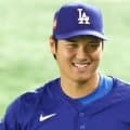 「デコちゃん大人になったなぁ」大谷翔平、シーズン終了後初投稿で感謝つづり、デコピン写真投稿　ファン反響「埋もれてるデコ君かわゆーい」