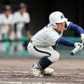 焦らず笑顔の9番打者、適時打とスクイズで3打点　倉敷商・佐藤主将
