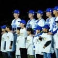 横浜に降臨した“大物”に「試合前から泣くわ」　満員ファンの視線釘づけ「勇気づけられた」