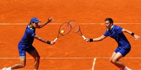 ダブルスを制したフランスが決勝進出に王手 [デ杯準決勝フランス対セルビア]