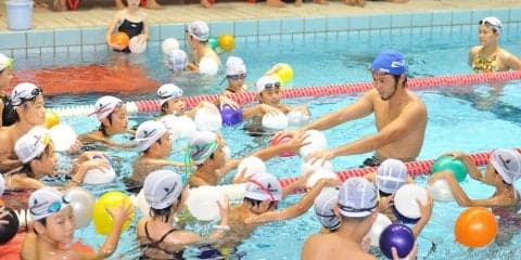 一流アスリートが小学生に水泳指導！「キタジマアクアティクス水泳教室」で、金メダリストの\"卵\"が育つかも!?