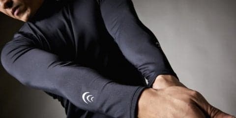 C3fit、ゴルフ向け発熱インナー「ストレッチウォームロングスリーブ」発売