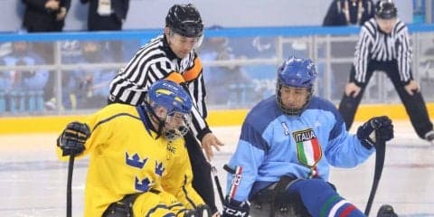平昌パラを毅然と裁く、パラアイスホッケーの日本人レフェリー