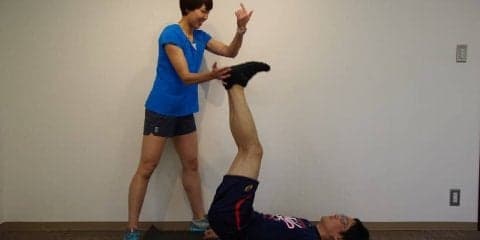 アスリート妻が会社員旦那に課す鬼トレ　～腹筋・プランク編～