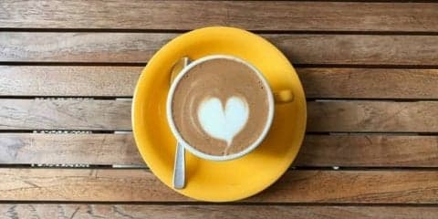 コーヒーやお茶などに含まれるカフェインと上手な付き合い方