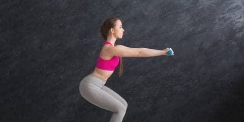 正しいスクワットで実年齢キープ。そのやり方と効果をチェック