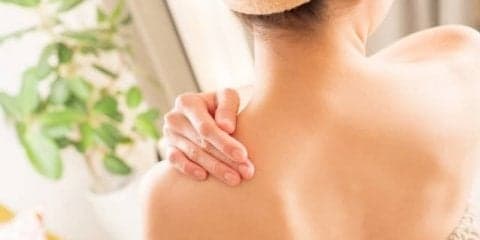 肩甲骨内側が痛い…これってどんな症状？
