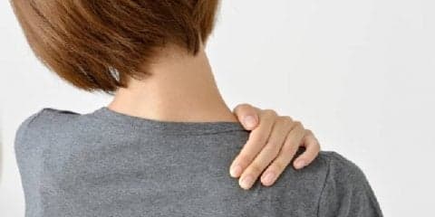 慢性的な肩コリ…実は食生活に原因があった？！