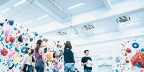 東京・大手町エリア初のボルダリングジム「BOULCOM TOKYO」が2019年10月19日（土）にボルダリングコンペを開催