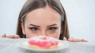 【注意！】甘いものを食べると体がこげる！？