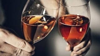お酒で赤くなる人、ならない人、がんのリスクは違う？
