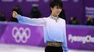 【名珍場面特別編】羽生結弦をグイッ！　“男気リフト”の集合写真が大反響「ユヅが底抜けに愉快！」