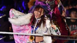 WWE美女カイリ、立派な角の“トナカイサンタ”に変身　海外反響「あなたに会いたいよ」