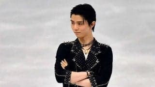 羽生結弦が堂々センター　アイスショーで“取り囲まれた1枚”に反響「いつも素敵」