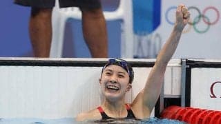 2冠の大橋悠依、ひまわりと金メダル持った可憐な1枚に反響「とびっきりの笑顔」