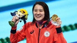 大橋悠依、地元の“大物キャラ”との2ショットに反響「脚長い」「ひこにゃん嬉しそう」