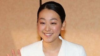 「立ち姿が綺麗」「清楚で凛とした感じ」　浅田真央の“イチゴ晴れ着姿”に反響5万超