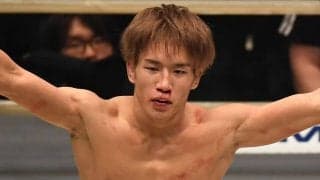 格闘家・朝倉海、衝撃の「水の飲み方」が話題　「凄い」「良い子は真似しないで笑」