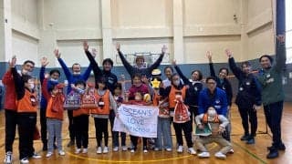 ビーチバレーボール選手が障がいを持つ子どもたちを対象にバレーボール教室を実施