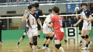 東山高のスパイカー陣が格上相手につかんだ手応え 松永監督も「あれだけボールをたたいてくれたら楽しみです」 【第71回黒鷲旗】