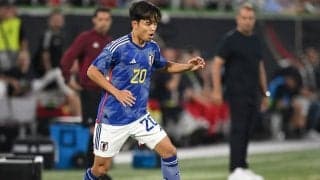 まるで中田英寿！？ 久保建英から堂安へ、中に切り込んでのノールックスルーパスにファン大興奮「すごいスピード」「キラーパス好きすぎる」