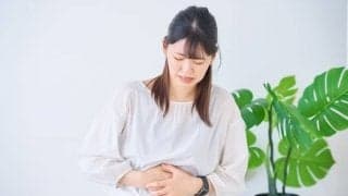 飲み会が増えるこの時期だからこそ知っておきたい　胸やけ・胃もたれを引き起こす逆流性食道炎とは？薬剤師が教える対処法