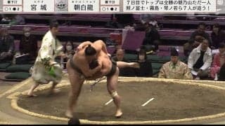 イケメン力士、対戦相手と華麗に“横回転”で宙を舞う ファン騒然「すっごw」「両裏返しやー」「サーカス相撲」