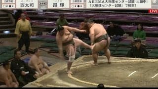 土俵際の絶体絶命な瞬間 負けないように抗う姿に「これこそおっとっと！」