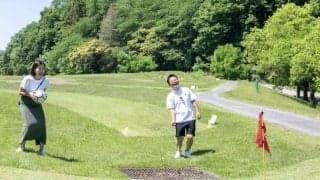 ゴルフ場でサッカー？ 史上最速で世界に拡大中のフットゴルフとは