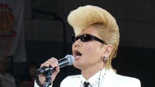 「めっちゃカッコイイ！」綾小路翔の“ロックな国歌独唱”にSNS騒然「アカペラなのに氣志團らしさ」「気迫が伝わって震えた」バスケ代表戦を盛り上げ