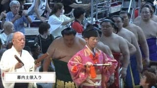 幕内土俵入りでネットざわつく“笑撃”の光景「力士との対比w」「これはじわる」