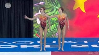 見た目も演技も見分けがつかない…世界水泳AS、ハイレベル演技で銀メダルを獲得した中国の双子、林彦含と林彦君の“鏡写し”パフォーマンス