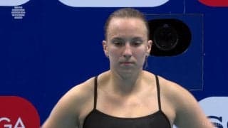 髪から水がピシャ！ドイツの女子飛込選手の回転力が生んだ空中でのアート