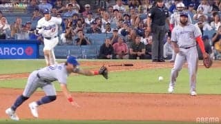 大谷翔平の126キロ“遅打球”を「おっと弾いた」 実況も驚いたハプニング…ゲレーロJr.も“珍打”に呆然