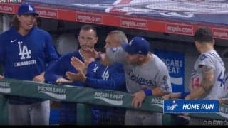 ぶっ壊す気か！大谷豪快弾→ベンチが”大暴れ”「ヤバすぎる」「やりすぎw」チームメイトの衝撃リアクションが話題に「なおドw」