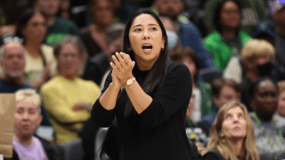 ナタリー・ナカセHCがWNBA最優秀HC賞を受賞…元bjリーグ初の女性指揮官、参入1年目で快挙