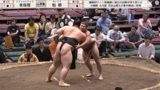 まわしが髷が乱れに乱れて……ゆるふん状態“熱戦”の結末にネット注目「ドキドキした……」「不浄負けか？」