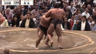 大相撲、熱戦の最中に「ガチ猪木w」“ものまね芸人”が奇跡の表情「無意識レベルで似てる」ファン驚嘆