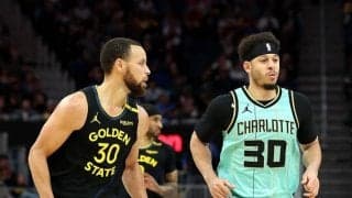 兄ステフと共演するセス・カリーが背番号31を選択「彼から背番号30を買おうとしたけど…」