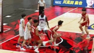 「騙された！」高校2年生PG、圧巻のシュートキャンセルから神パスの一部始終　200センチの壁を攻略したプレーにファン騒然