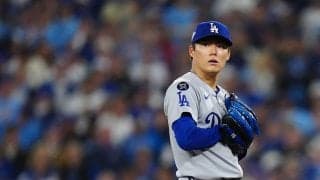 球場騒然！山本由伸が思わずイライラ「どうした」「何してんだよ」投球中にまさかのハプニング発生… ブーイングの嵐