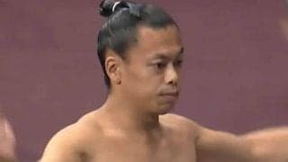 「細くて小さい」36歳の60キロ力士が15歳力士に“奇襲” 驚きの動きに館内どよめき「目の前から相手が消えた」