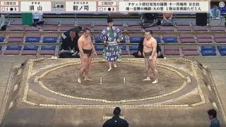 親方“激おこ” 3度の立ち合い不成立…組み合った力士を“強制ストップ”の珍事