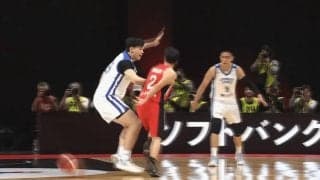 「なんだ今の！」富樫勇樹の“魔法のノールックパス”にファン衝撃「背中に目がついとんのか？」「めちゃくちゃうまい」川真田紘也に絶品アシスト【バスケ日本代表】