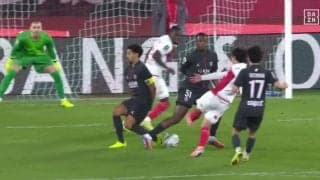 「鳥肌」「PSGキラーやん」“モナ王”南野拓実、完璧過ぎる股抜きショットでCL王者を粉砕「キーパーピクリとも動けない」値千金の一撃にSNS沸騰