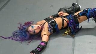 日本人女子レスラー、米マットで“戦慄”の一撃 危険すぎる攻防に「今の音やばい」