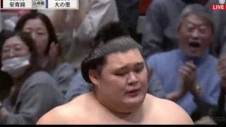 大の里が驚異のパワーで安青錦に“完全勝利”「右手一本で」「圧巻や……」元若乃花「昨日までの横綱はどこいったんですか？」たまらず苦笑