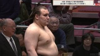 「何カップになるんだ」「鍋に使えそう」マカロンだけじゃなかった…安青錦が受け取った“デカすぎる”副賞にファン騒然