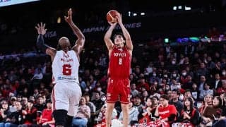 A東京が接戦を制し6連勝を達成…ロシターが19リバウンドでゴール下を死守