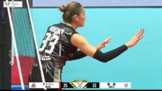 女子バレー、相手が吹っ飛んだ…強烈スパイクが炸裂 「ごめん…」195cmアタッカー思わず陳謝